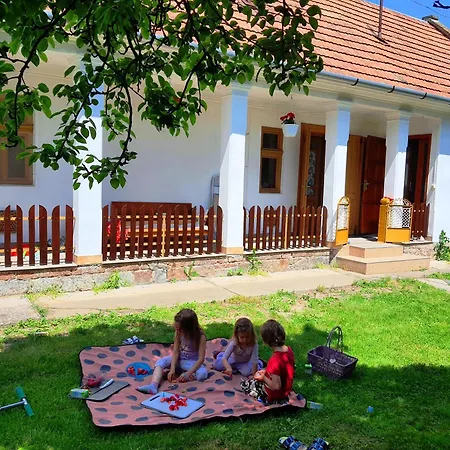 Dorci Vendeghaz - A Piece Of Peace Guest house Cserepfalu